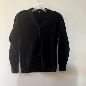 Uniqlo black knitted cardigan with buttons on the front v-neck size medium